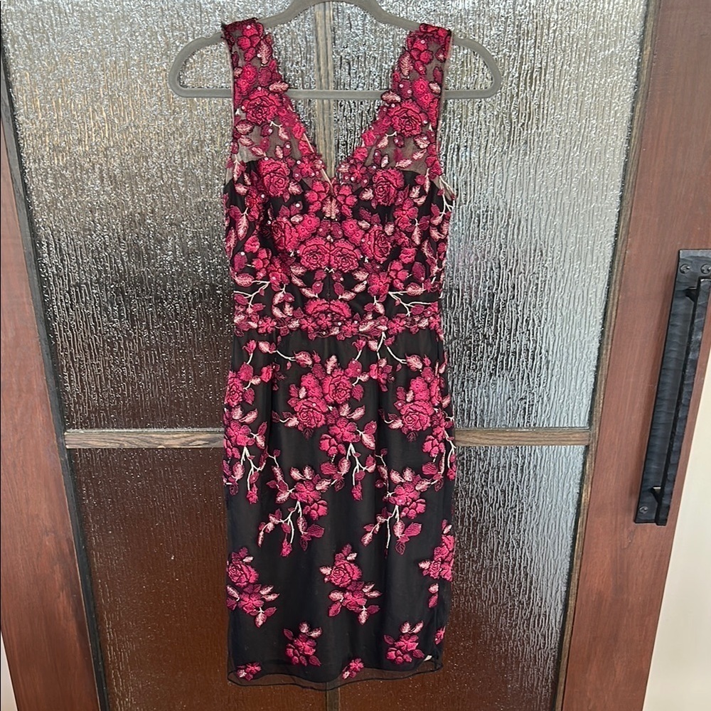 Marchesa Floral Lace Dress size 2 - Black and red